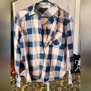 Xs women's flannel buttonup